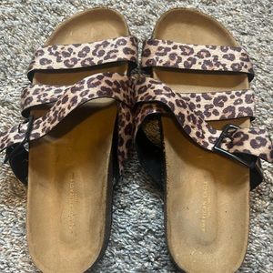 Leopard sandels